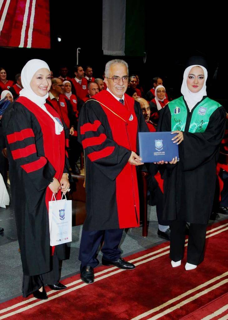 بالصور .. أ.د.حمدان يرعى احتفال عمان الاهلية لليوم الثاني بتخريج طلبة الفصل الثاني من الفوج 32