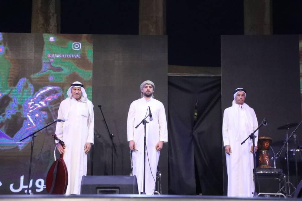  الساحة الرئيسية تتزين بالتراث الاردني والمصري بتوليفة فنية مميزة. 