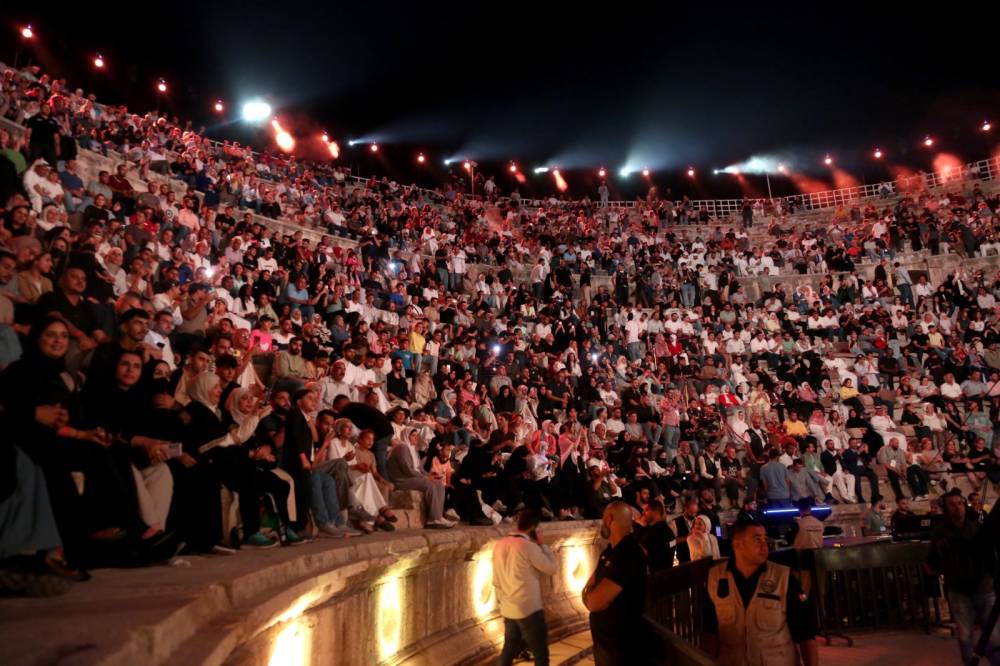 في ليلة الـ أحلام.. الجنوبي يعبق بعطر الخليج