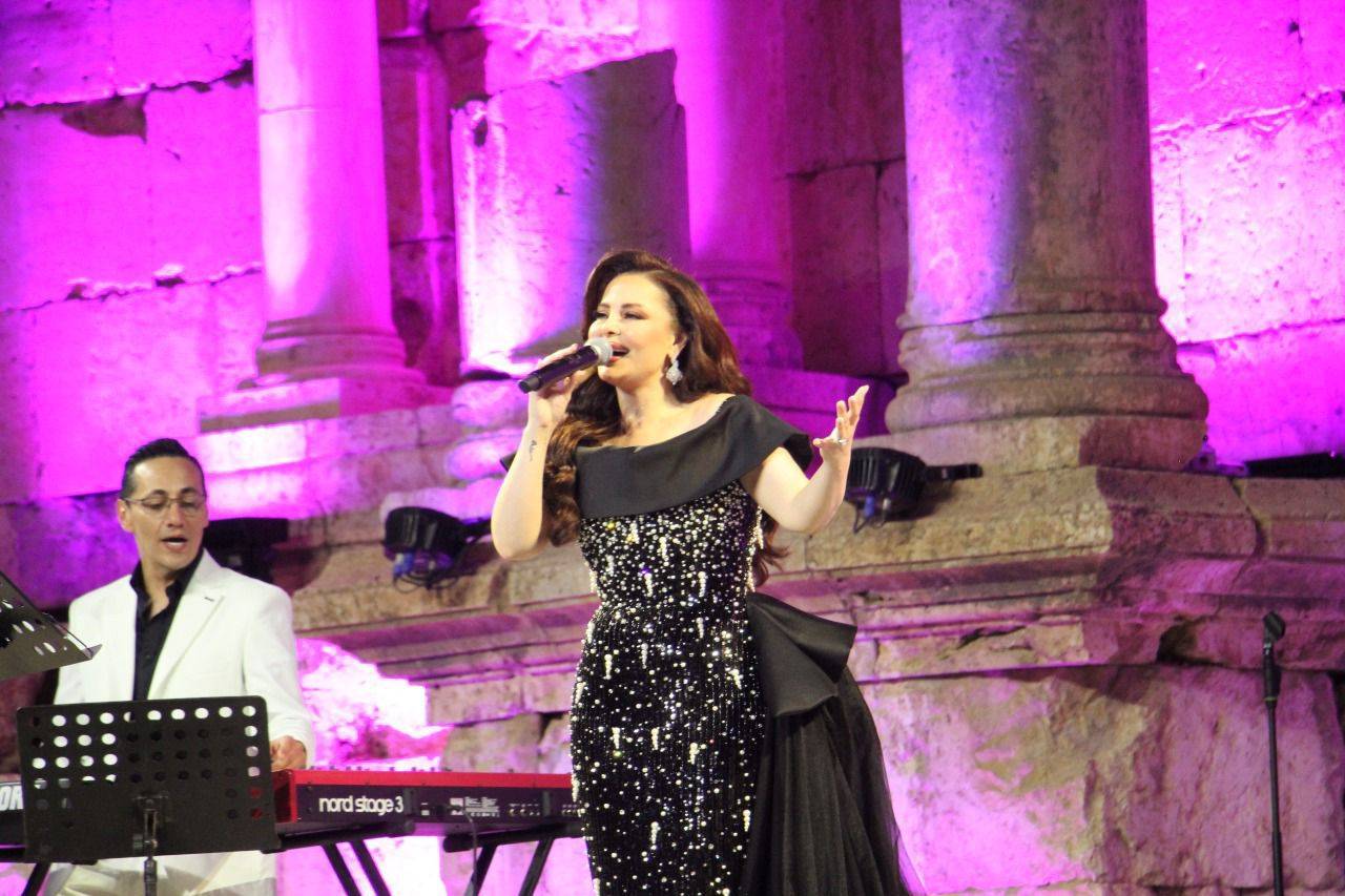 جرش يغني بصوت ديانا كرزون.. وتألق لافت على المسرح الجنوبي
