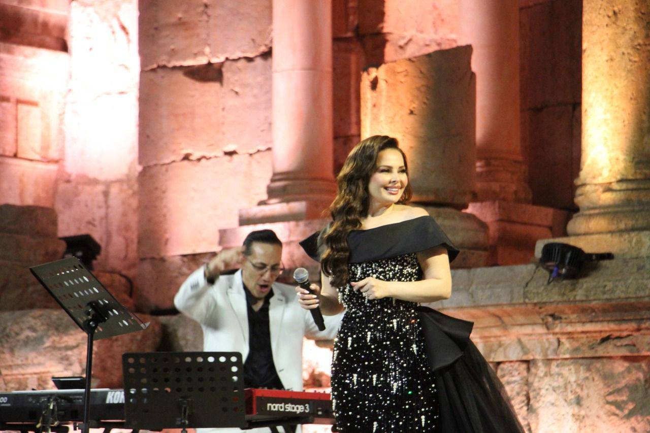 جرش يغني بصوت ديانا كرزون.. وتألق لافت على المسرح الجنوبي