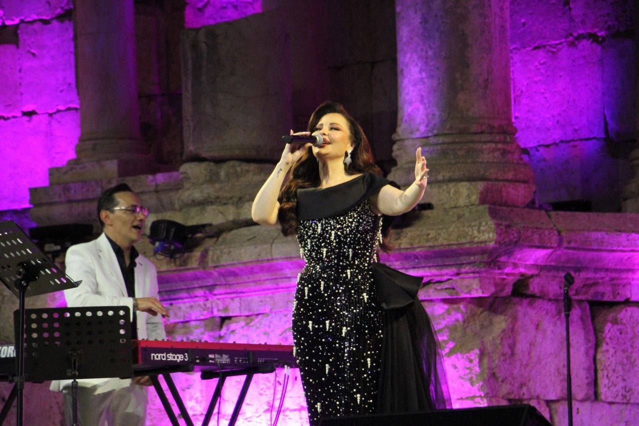 جرش يغني بصوت ديانا كرزون.. وتألق لافت على المسرح الجنوبي