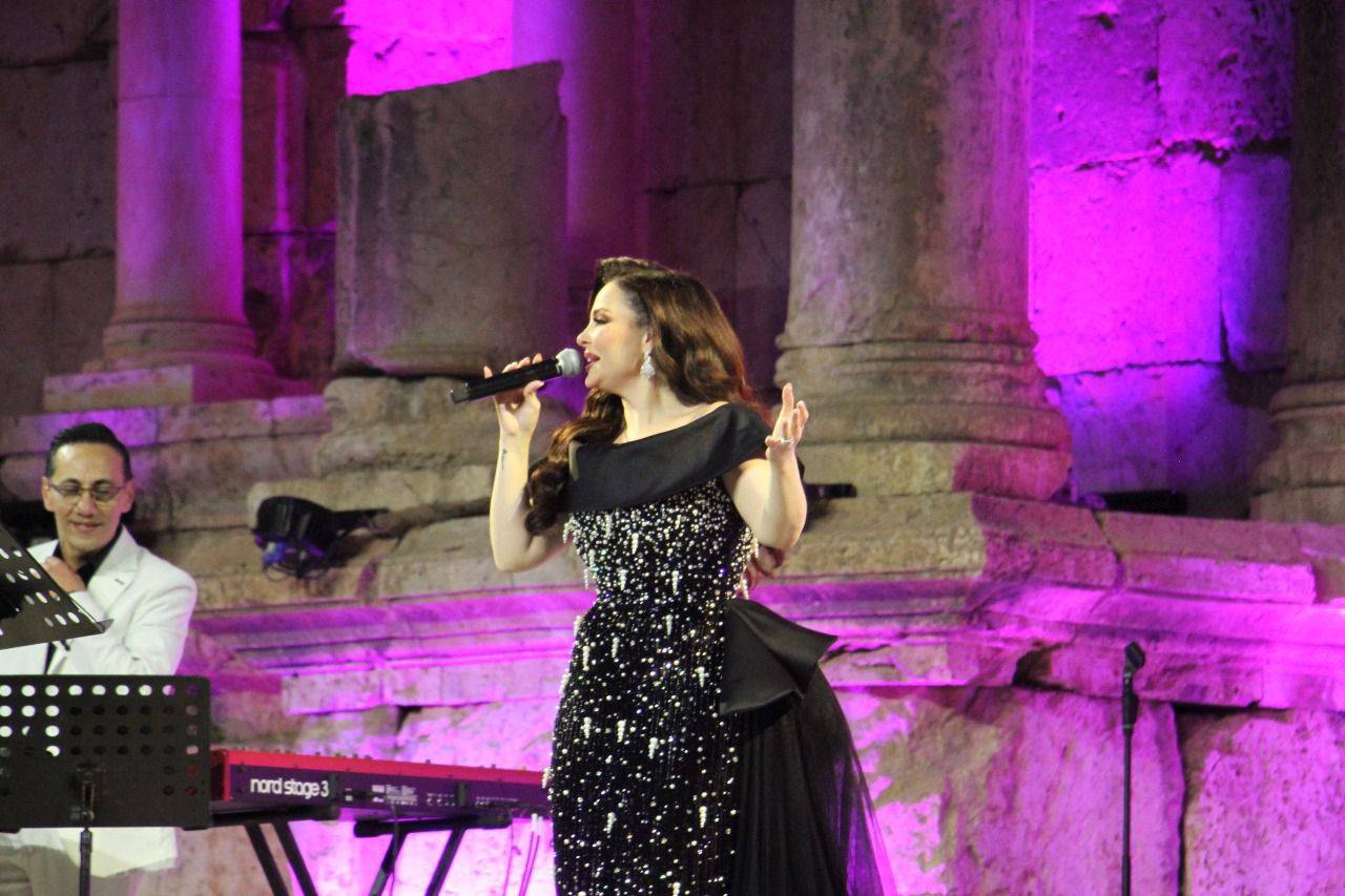 جرش يغني بصوت ديانا كرزون.. وتألق لافت على المسرح الجنوبي
