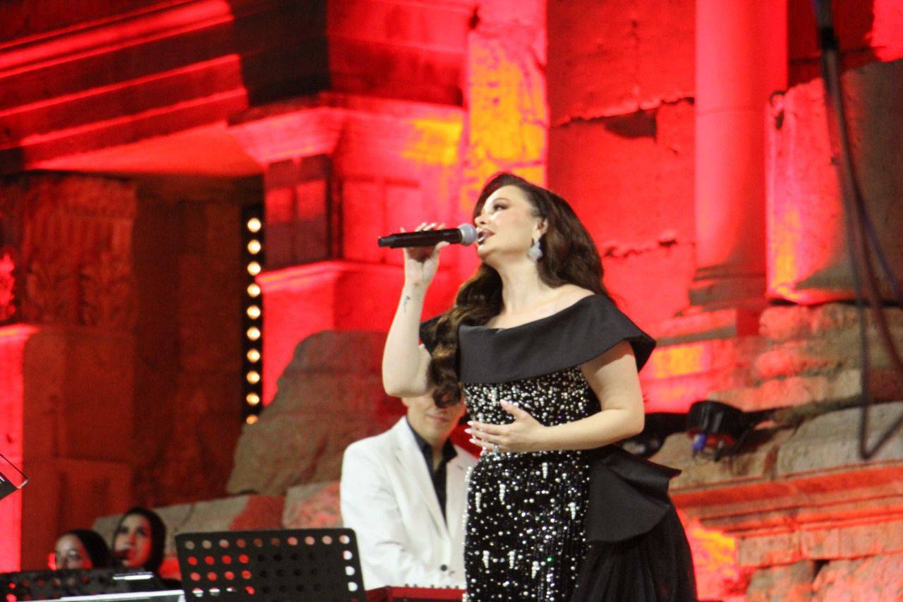 جرش يغني بصوت ديانا كرزون.. وتألق لافت على المسرح الجنوبي