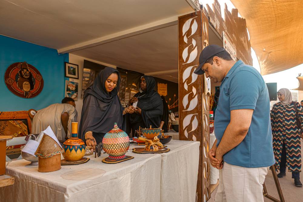 تلاقي الثقافات والحضارات العربية والعالمية في جناح السفارات بمهرجان جرش