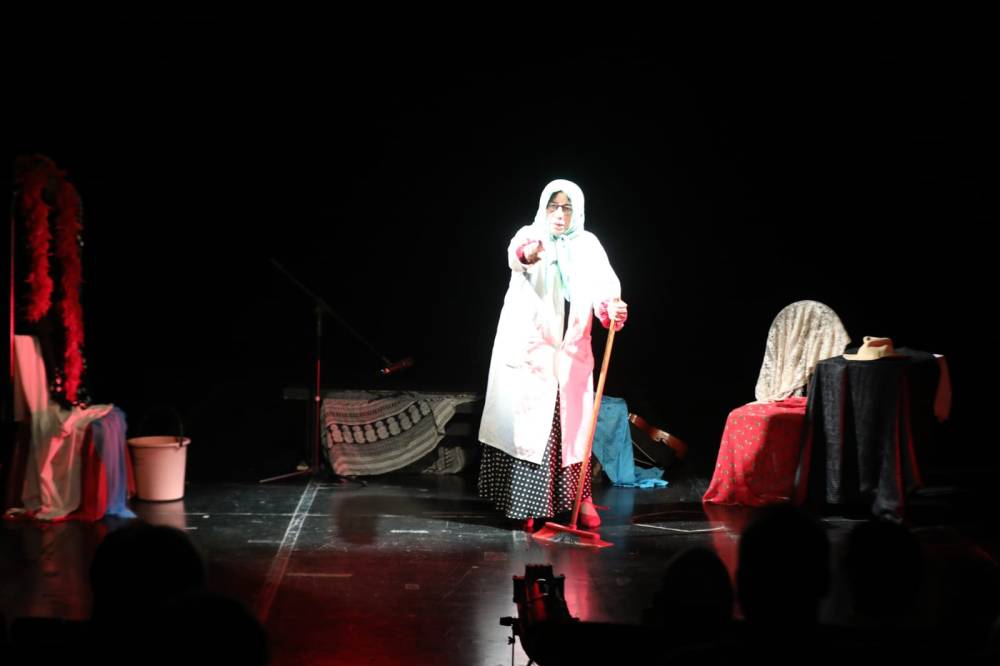 ضمن جرش الـ39 أنا كارمن عندما تتحول خشبة مسرح المونودراما إلى مرآة نسوية صادقة