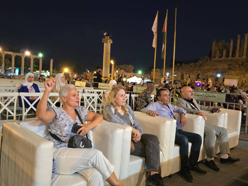 مسرح الساحة الرئيسية في جرش يتزين بالأصالة والتراث واختلاف الثقافات