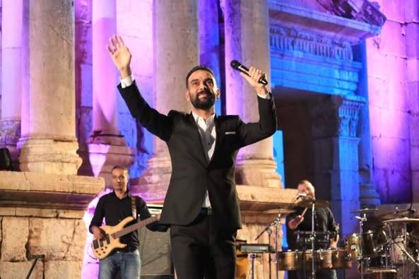 نجم السلمان يشعل المسرح الجنوبي في ليلة أردنية مميزة