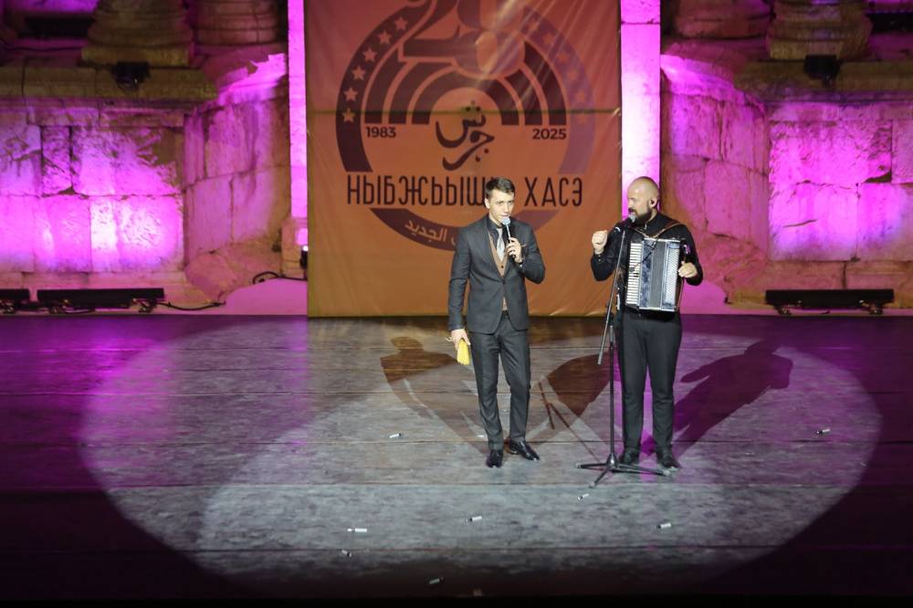  الأكثر مشاركة في مهرجان جرش فرقة  نادي الجيل  تقدم فلكلور وتراث الشركس على المسرح الجنوبي