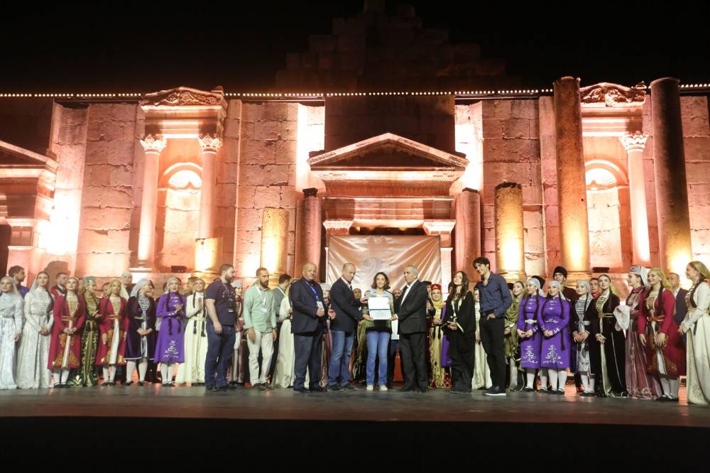  الأكثر مشاركة في مهرجان جرش فرقة  نادي الجيل  تقدم فلكلور وتراث الشركس على المسرح الجنوبي