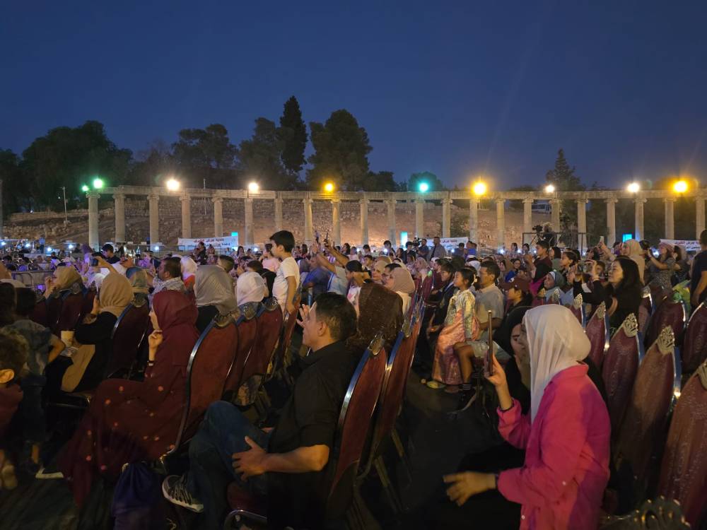 فعاليات متنوعة على الساحة الرئيسية تجمع بين التراث والفن المعاصر في رحاب جرش