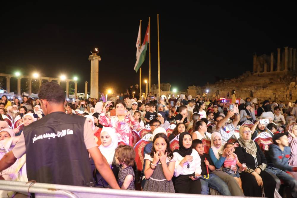 فعاليات متنوعة على الساحة الرئيسية تجمع بين التراث والفن المعاصر في رحاب جرش