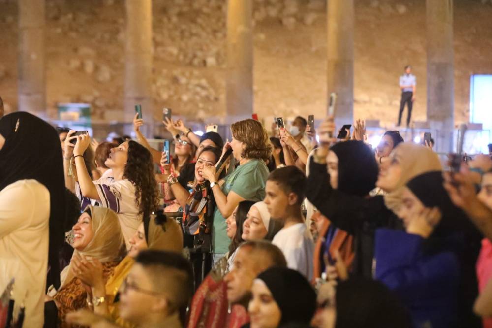 فعاليات متنوعة على الساحة الرئيسية تجمع بين التراث والفن المعاصر في رحاب جرش