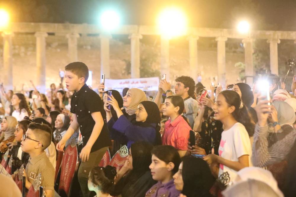 فعاليات متنوعة على الساحة الرئيسية تجمع بين التراث والفن المعاصر في رحاب جرش
