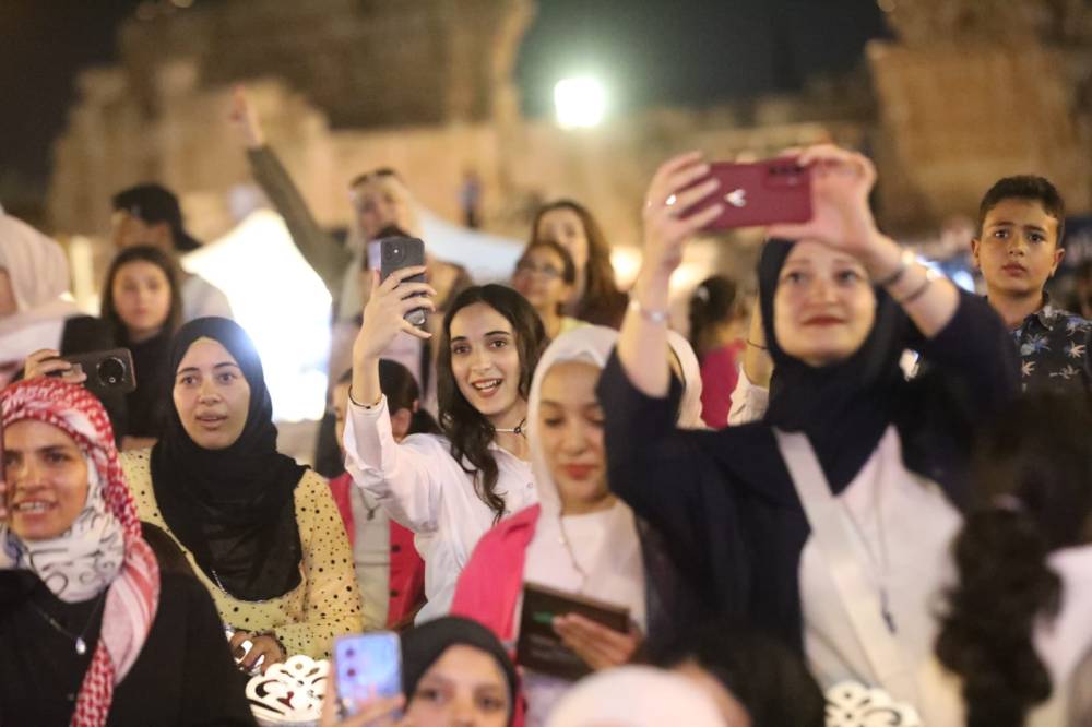 فعاليات متنوعة على الساحة الرئيسية تجمع بين التراث والفن المعاصر في رحاب جرش