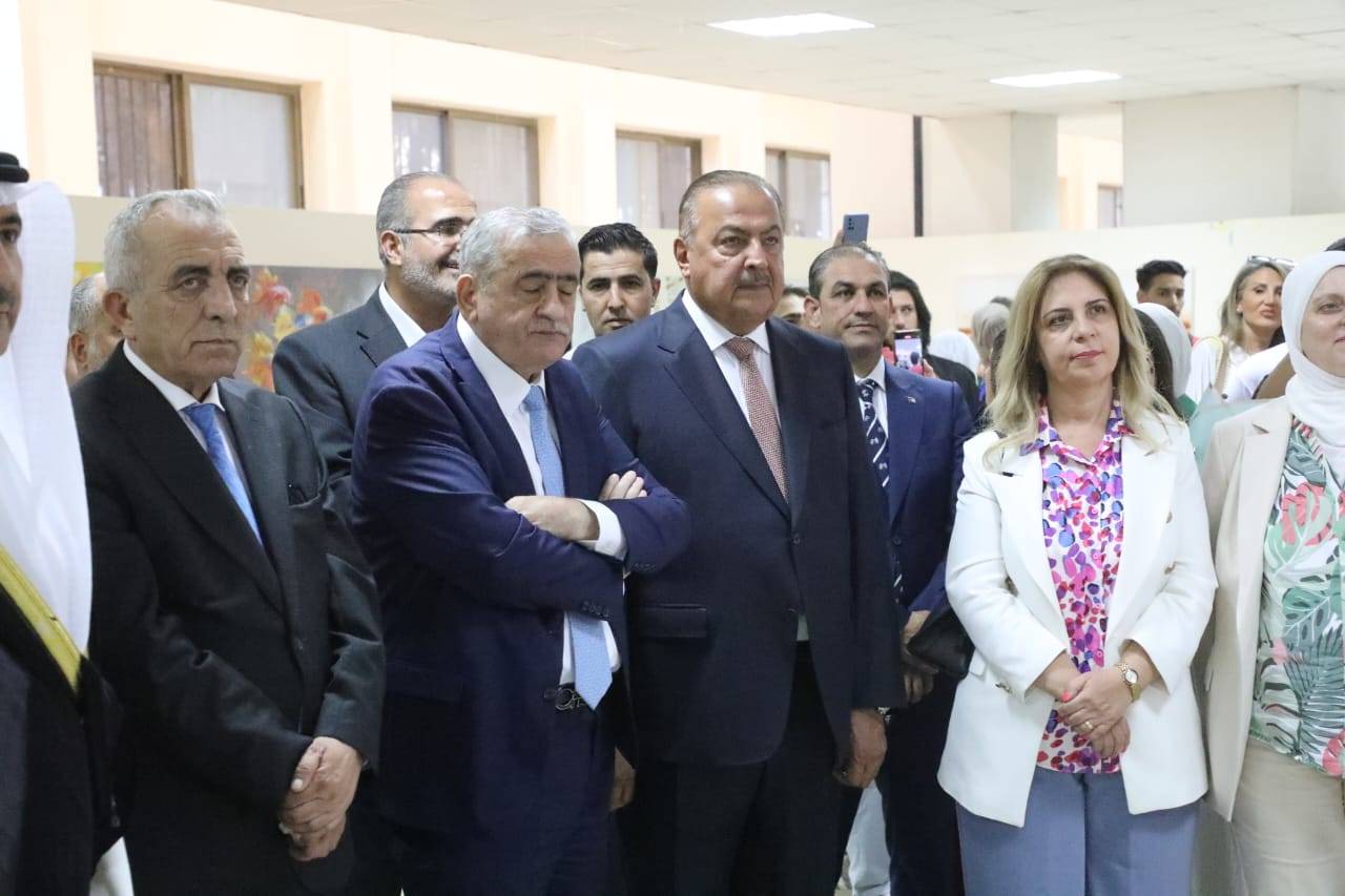 وزير الثقافة يفتتح معرض سيمبوزيوم الرسم والحروفية
