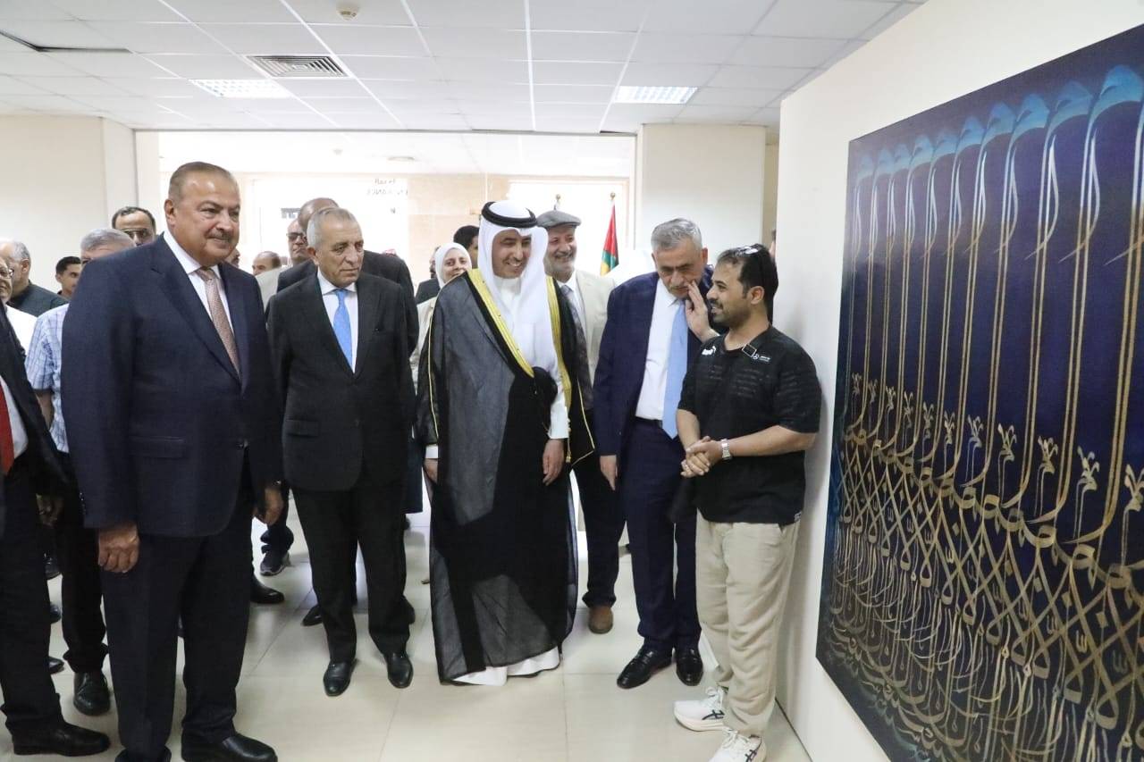 وزير الثقافة يفتتح معرض سيمبوزيوم الرسم والحروفية