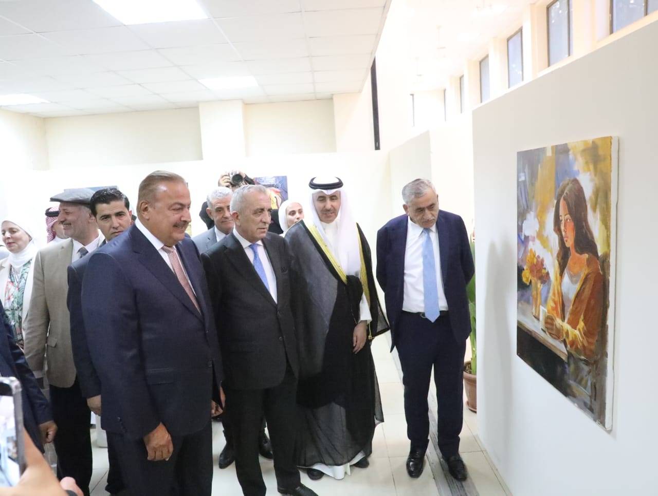 وزير الثقافة يفتتح معرض سيمبوزيوم الرسم والحروفية