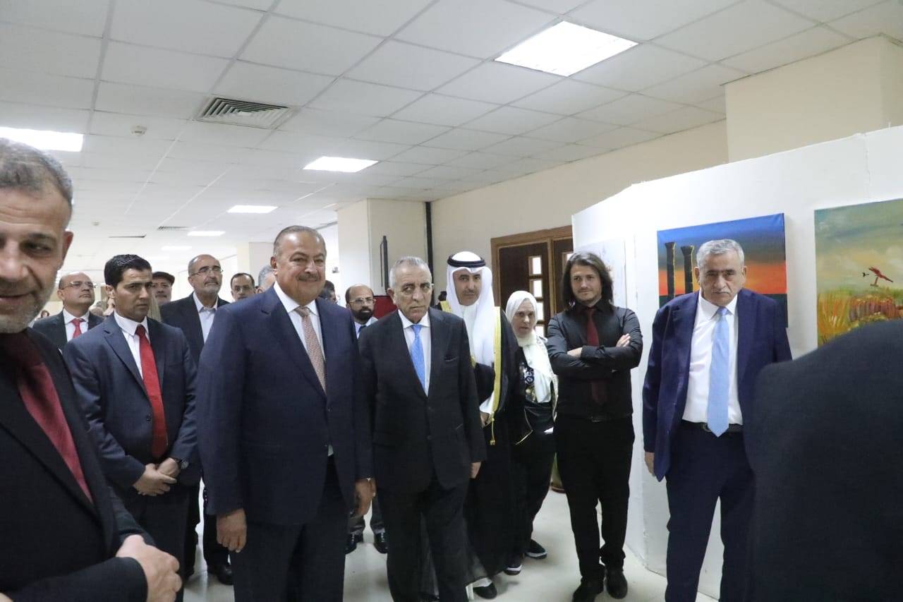 وزير الثقافة يفتتح معرض سيمبوزيوم الرسم والحروفية