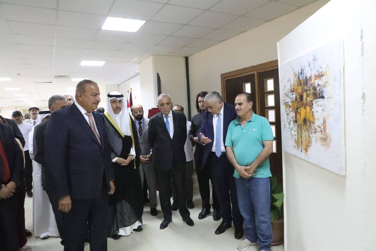 وزير الثقافة يفتتح معرض سيمبوزيوم الرسم والحروفية