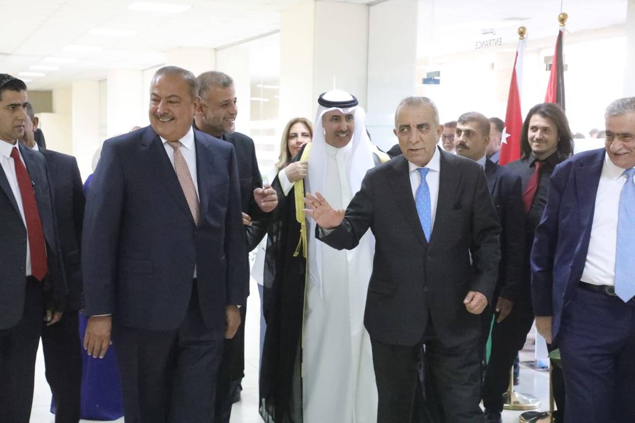 وزير الثقافة يفتتح معرض سيمبوزيوم الرسم والحروفية