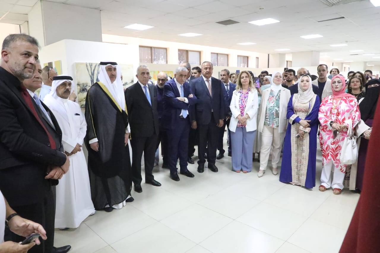 وزير الثقافة يفتتح معرض سيمبوزيوم الرسم والحروفية