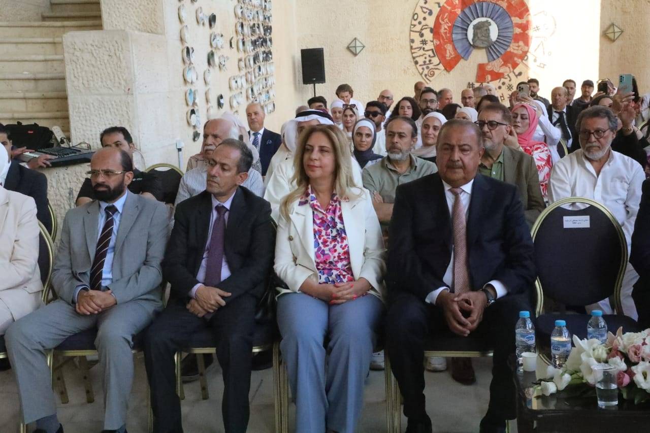 وزير الثقافة يفتتح معرض سيمبوزيوم الرسم والحروفية