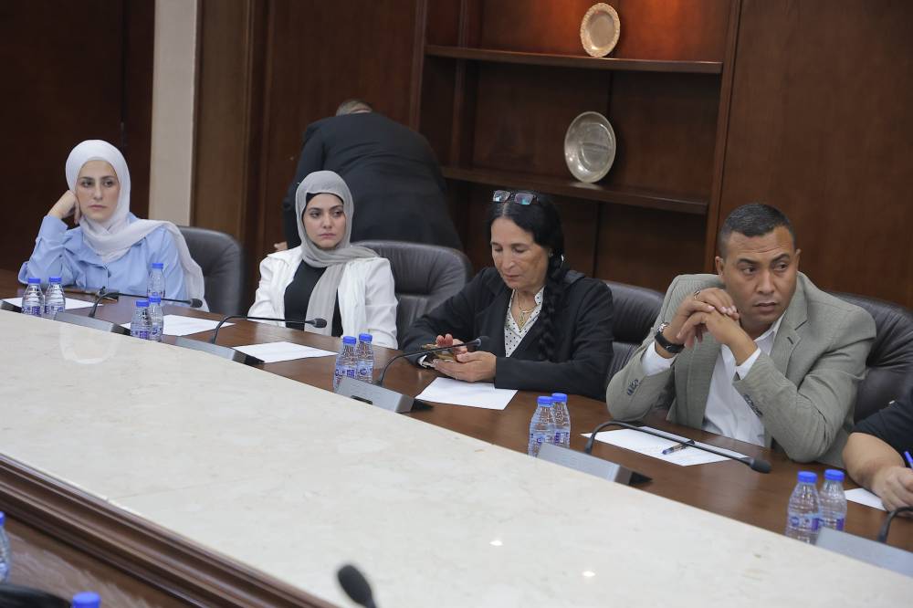 النواب” يبحثون أزمة المواقع الإلكترونية مع نقابة الصحفيين ويوصون بتعديل القانون وتخفيض الاشتراكات