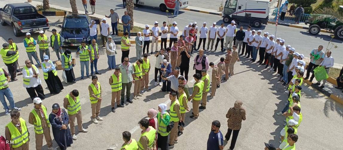 مديرية بيئة الزرقاء تطلق حملة بهمتنا.. نحمي بيئتنا في مدينة الأمير محمد للشباب