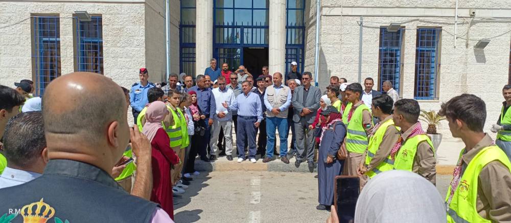 مديرية بيئة الزرقاء تطلق حملة بهمتنا.. نحمي بيئتنا في مدينة الأمير محمد للشباب