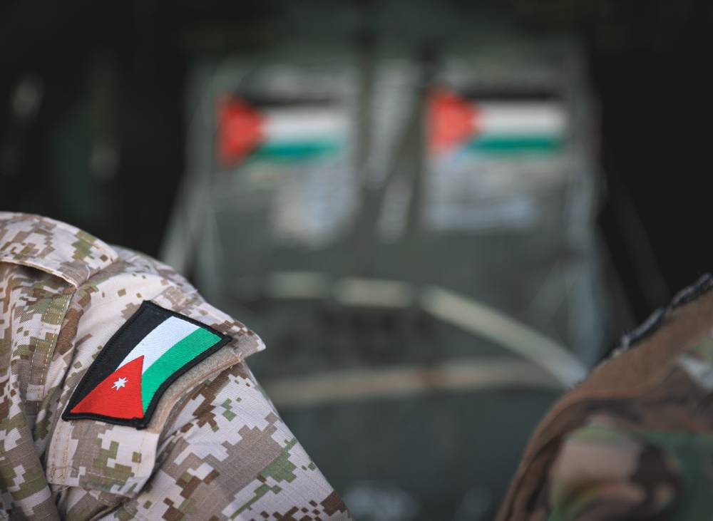 خمس طائرات عسكرية تحمل على متنها (٣٥) طناً من المساعدات الإنسانية لغزة