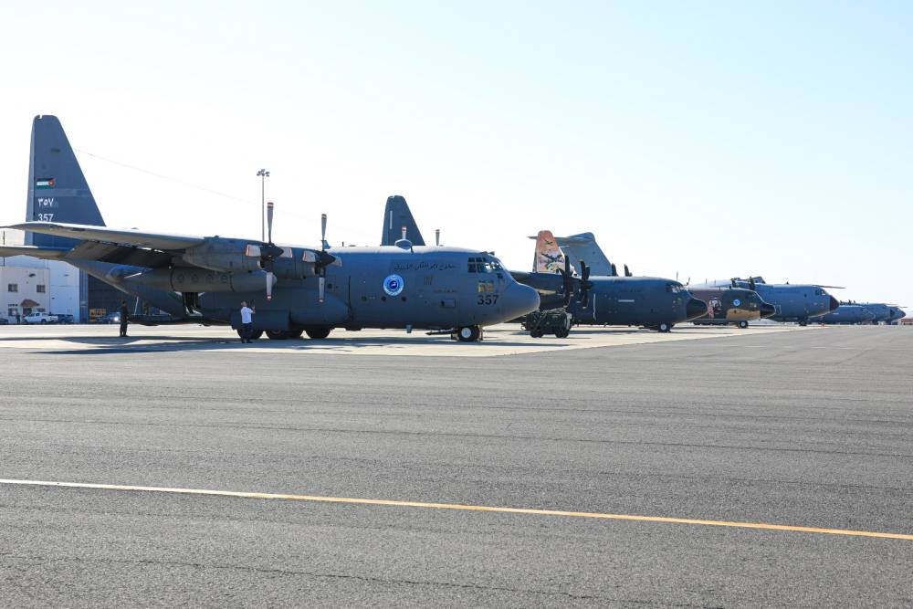 خمس طائرات عسكرية تحمل على متنها (٣٥) طناً من المساعدات الإنسانية لغزة