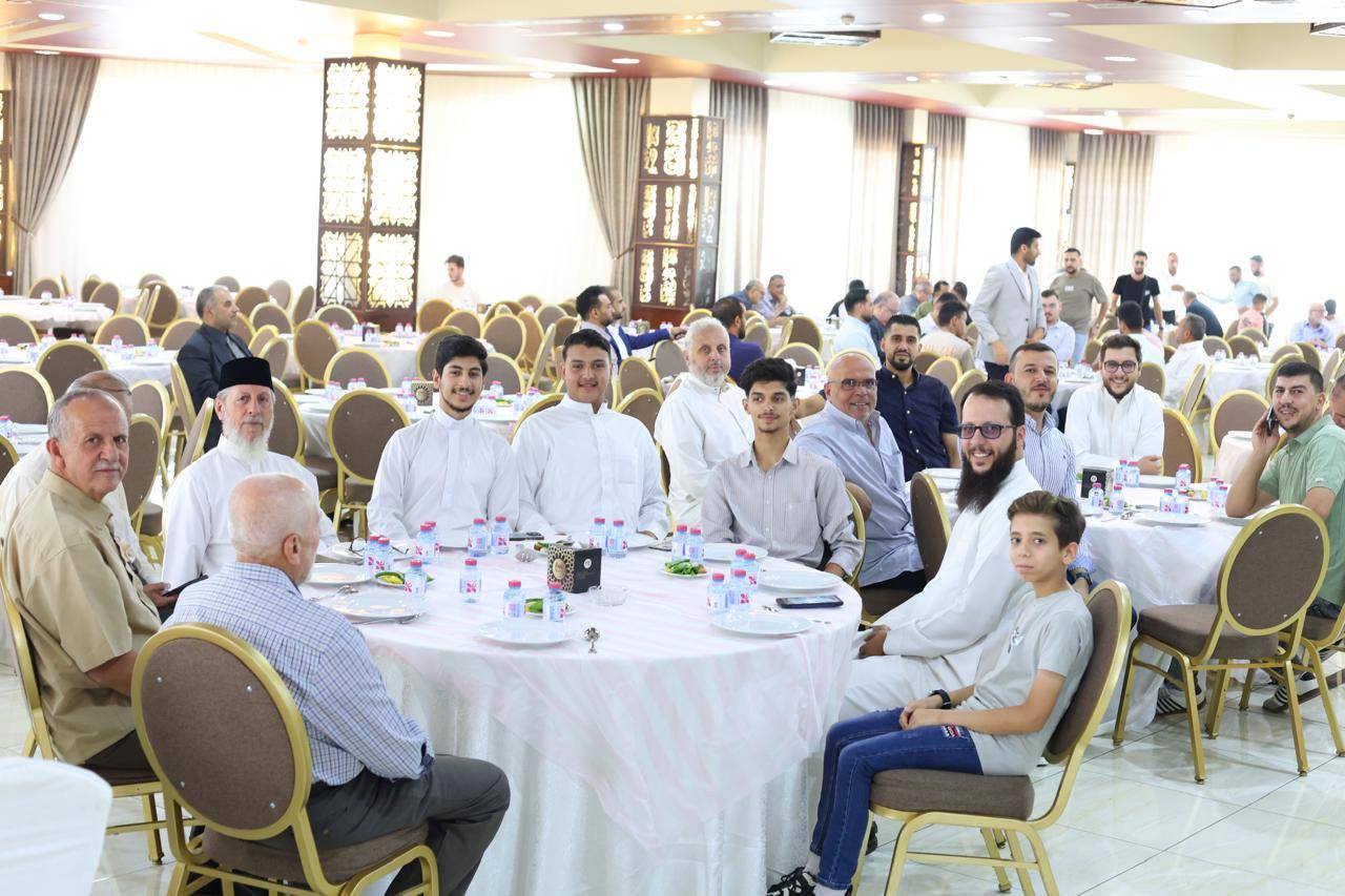 السلايمة يُقيم وليمة غداء بمناسبة زفاف المهندس بلال منذر السلايمة 