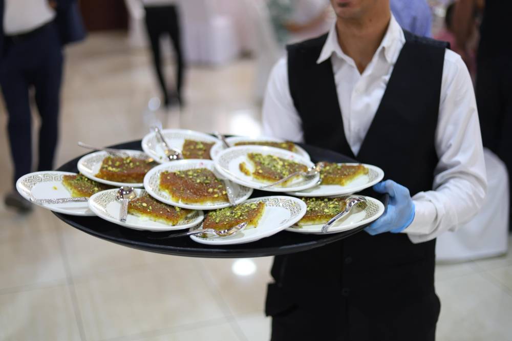 السلايمة يُقيم وليمة غداء بمناسبة زفاف المهندس بلال منذر السلايمة 