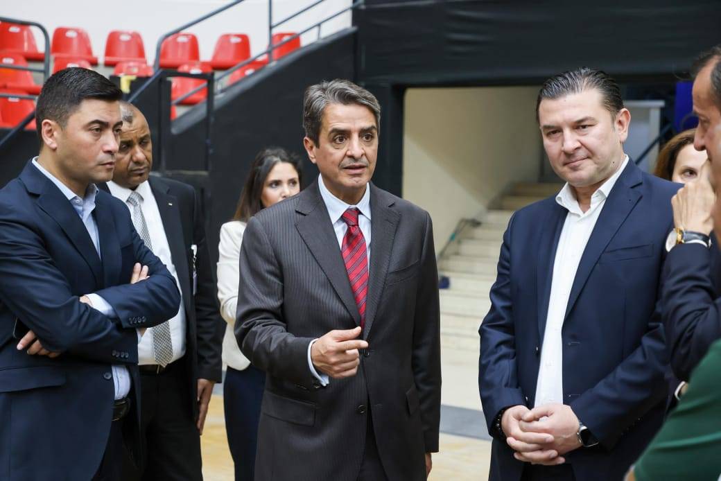 وزير الشباب يتفقد مرافق مدينة الحسين للشباب ويشيد بجهود التطوير والتأهيل