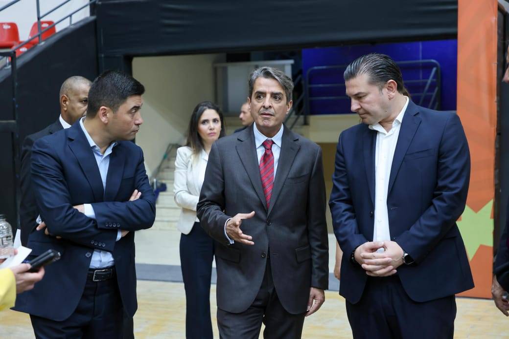 وزير الشباب يتفقد مرافق مدينة الحسين للشباب ويشيد بجهود التطوير والتأهيل