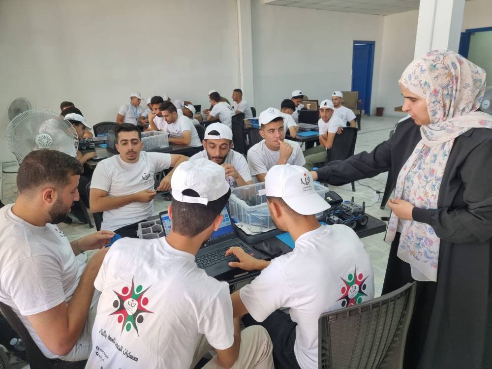 اختتام معسكر الذكاء الاصطناعي والروبوت في بيت شباب الزرقاء