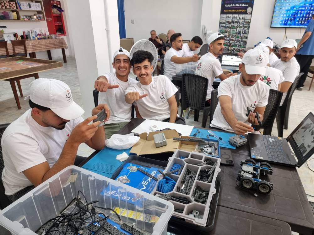 اختتام معسكر الذكاء الاصطناعي والروبوت في بيت شباب الزرقاء