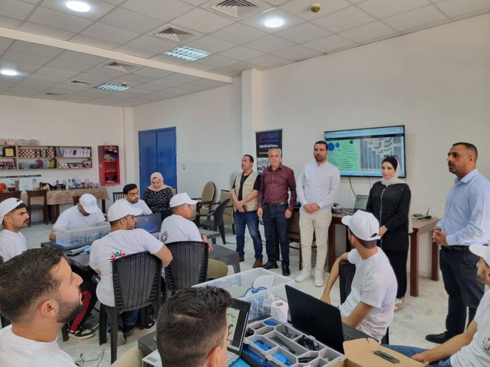 اختتام معسكر الذكاء الاصطناعي والروبوت في بيت شباب الزرقاء