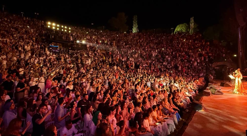 نجوى كرم تحطم الأرقام في قرطاج وتكتب فصلاً ذهبياً جديداً مع الجمهور التونسي