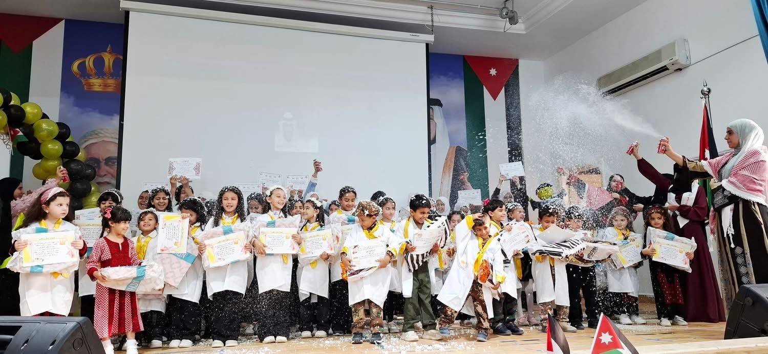 العزازمة يرعى حفل جمعيّة الرواحل الخيريّة بتخريج طلاب النادي الصيفي من حفظة القرآن الكريم وإشهار إسم جمعيتها بمادبا