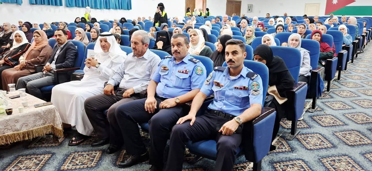 العزازمة يرعى حفل جمعيّة الرواحل الخيريّة بتخريج طلاب النادي الصيفي من حفظة القرآن الكريم وإشهار إسم جمعيتها بمادبا