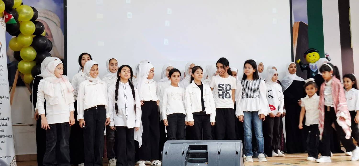 العزازمة يرعى حفل جمعيّة الرواحل الخيريّة بتخريج طلاب النادي الصيفي من حفظة القرآن الكريم وإشهار إسم جمعيتها بمادبا