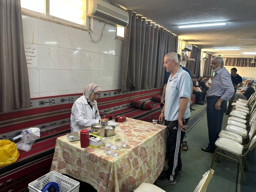 الخشمان يرعى حملة التبرع بالدم في حي جناعة بالزرقاء