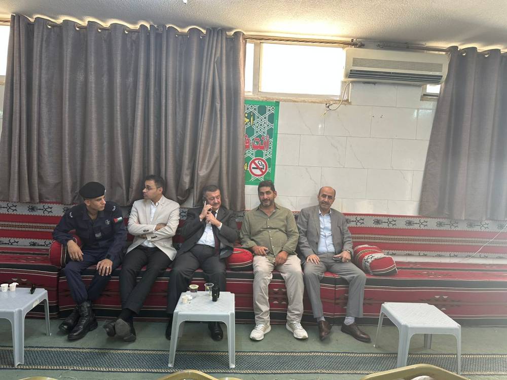 الخشمان يرعى حملة التبرع بالدم في حي جناعة بالزرقاء 