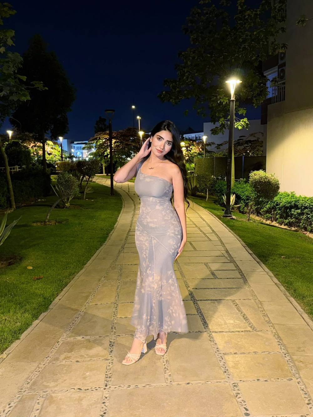 جوهرة السوشيال ميديا روان البنا  تتألق في أحدث ظهور لها