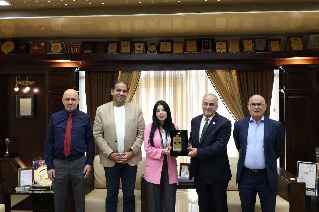 رئيس عمّان الأهلية يستقبل وفداً مصرياً لبحث التعاون الأكاديمي