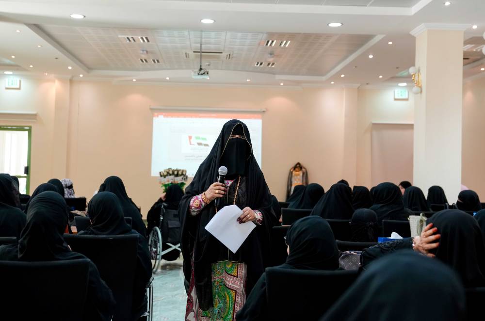 هيئة أبوظبي للتراث تشارك في احتفالية نادي بركة الدار الاجتماعي بيوم المرأة الإماراتية