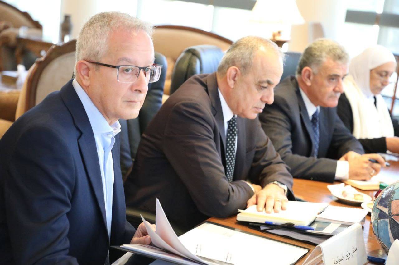 الثقافة والسياحة وأمانة عمان يبحثون تنفيذ مشروع الجداريات الفنية في العاصمة والمحافظات