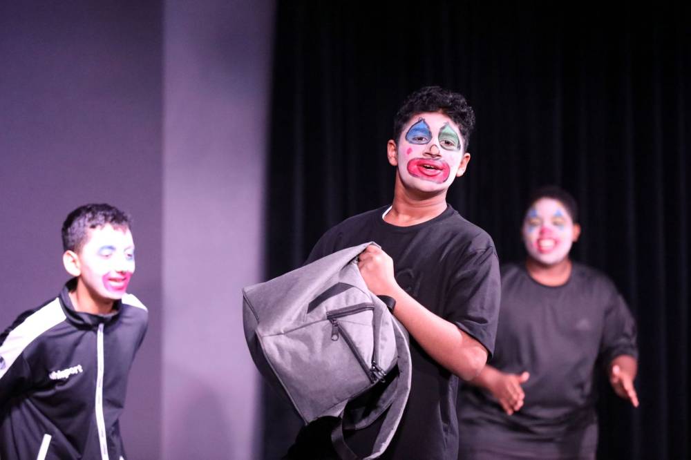 أربعة عروض فنية احترافية في يوم الناشئة المسرحي